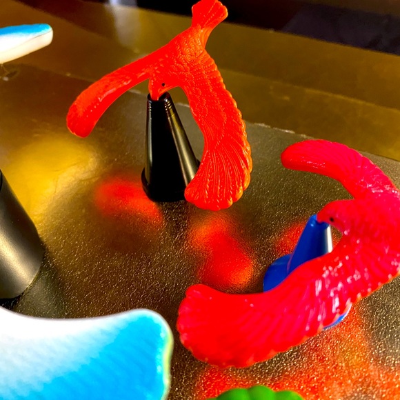 RETRO MAGIC BALANCING  BIRDS (4) FUN TOYS THEY BALANCE OF ALMOST AN… - Picture 8 of 11